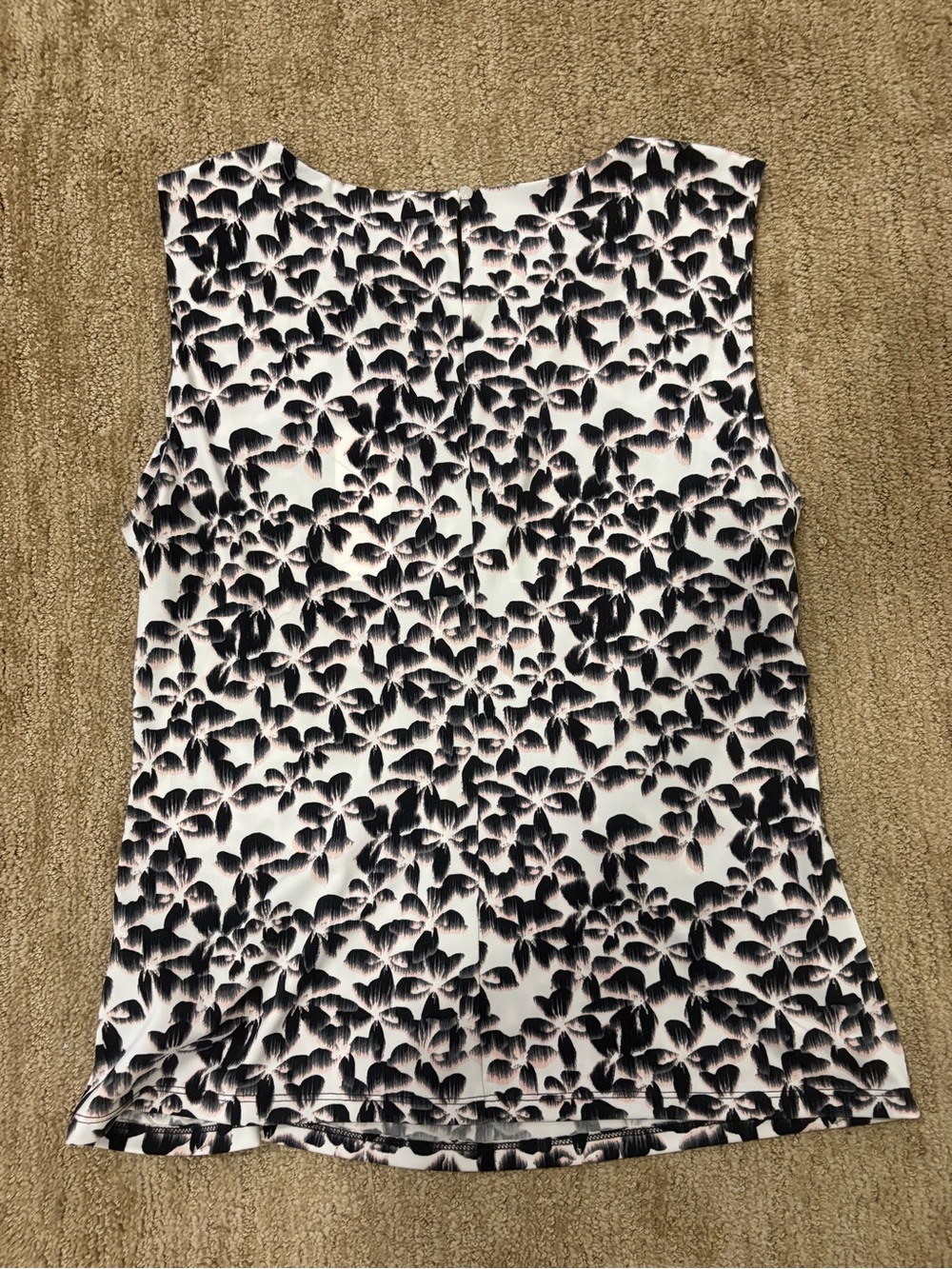 Calvin Klein Black & White Floral-Print Sleeveless Blouse - Picture 3 of 5